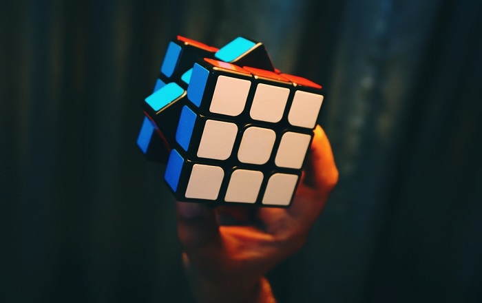 ARTIFICIAL INTELLIGENCE solving a GIANT Rubik's cube! 